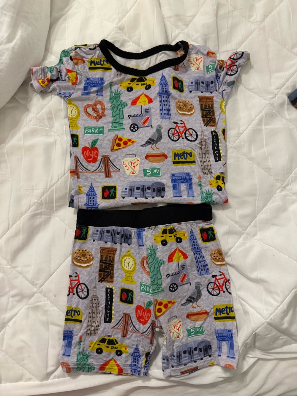 Little Sleepies 4T NYC print short set
